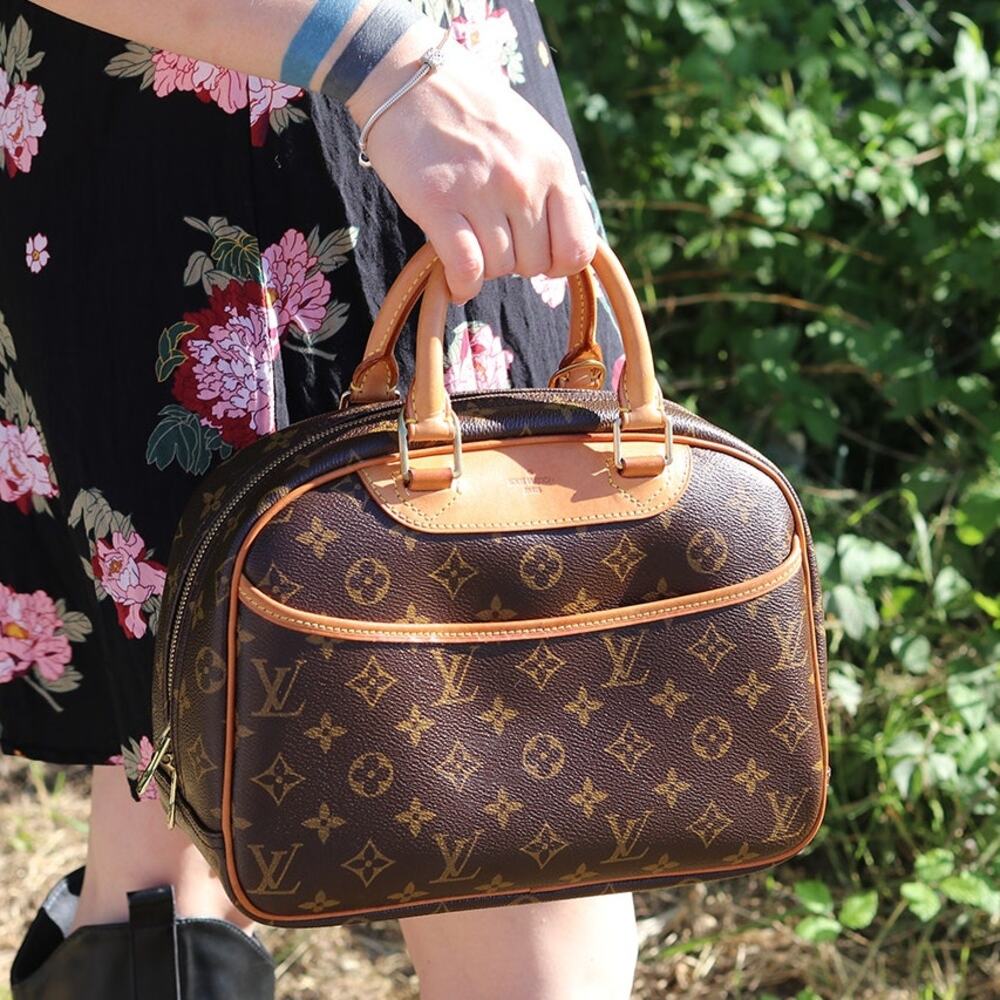 💎✨STUNNING✨💎 AUTHENTIC Louis Vuitton Trouville